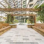 2 Bedroom Modern Apartment Next To Westfield London