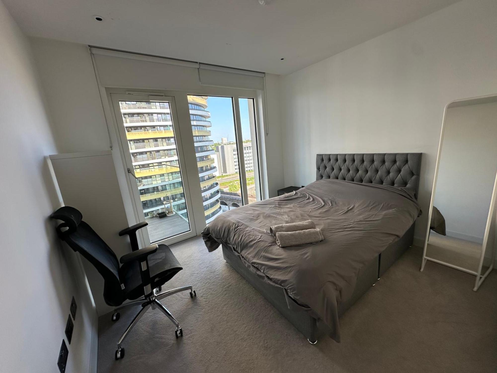 2 Bedroom Modern Next To Westfield Apartamento